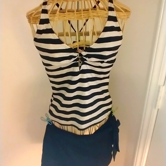 Jacqueline Smith Other - Swimwear Tanki Skirt Set. Gold/Blk Glitter Texture